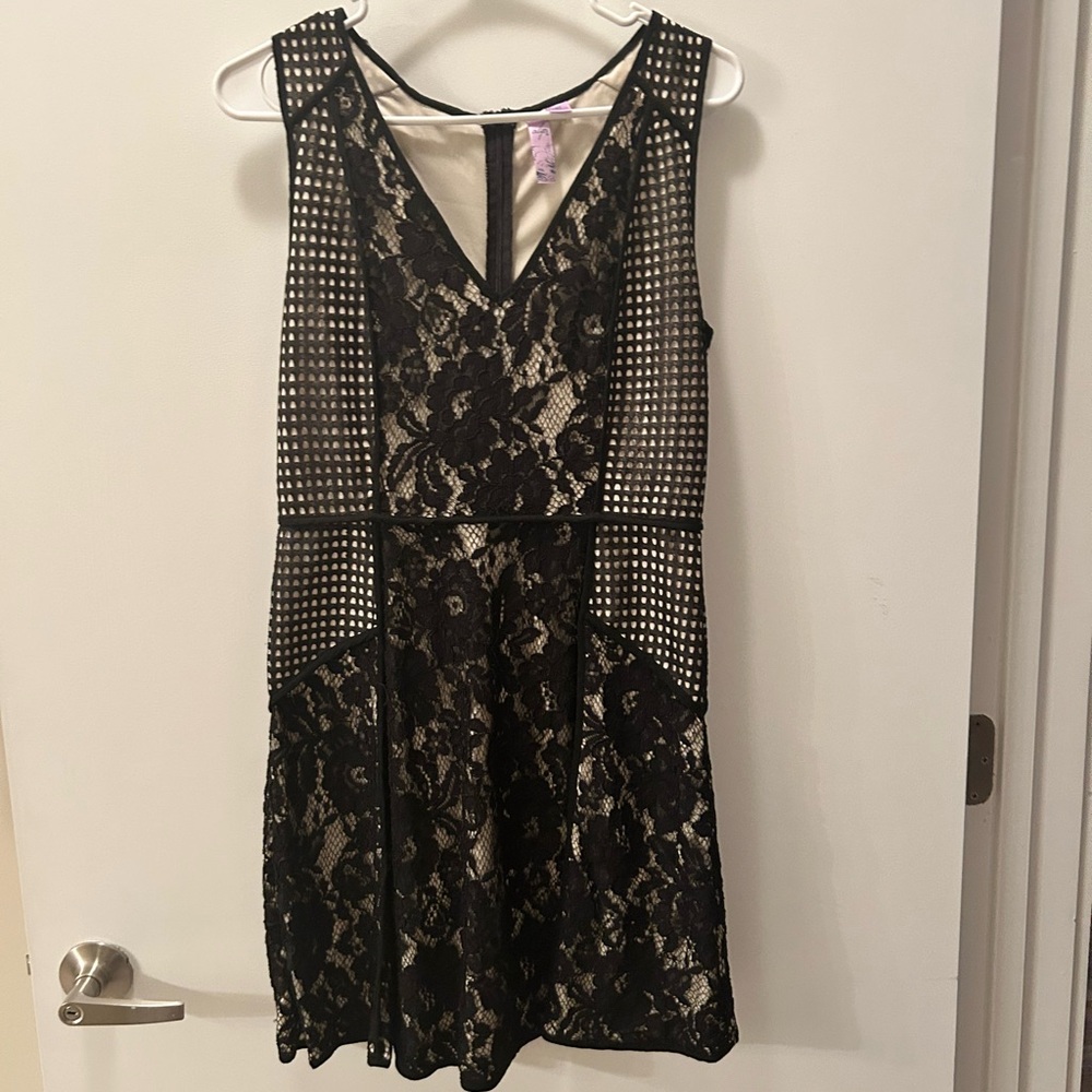 Alya Black and Cream Lace Mini Dress